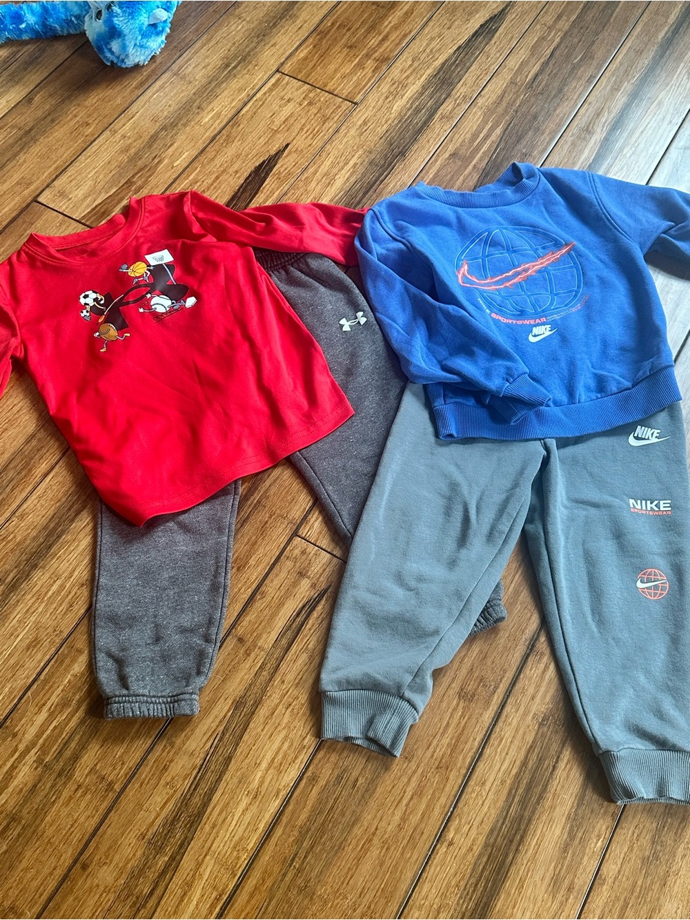 Nike/Under Armor Kids BUNDLE!Nike-Sweatpants outfit: Under Armor- Dry fit top